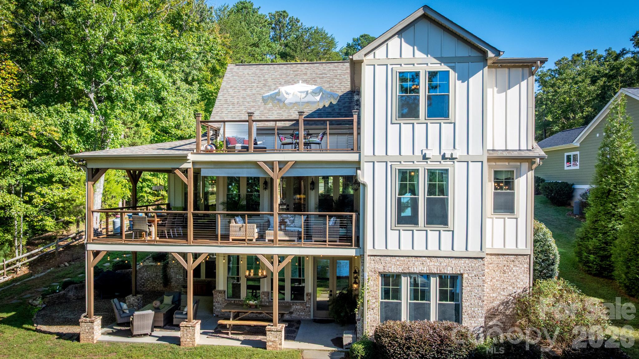 1285 Saunders Drive