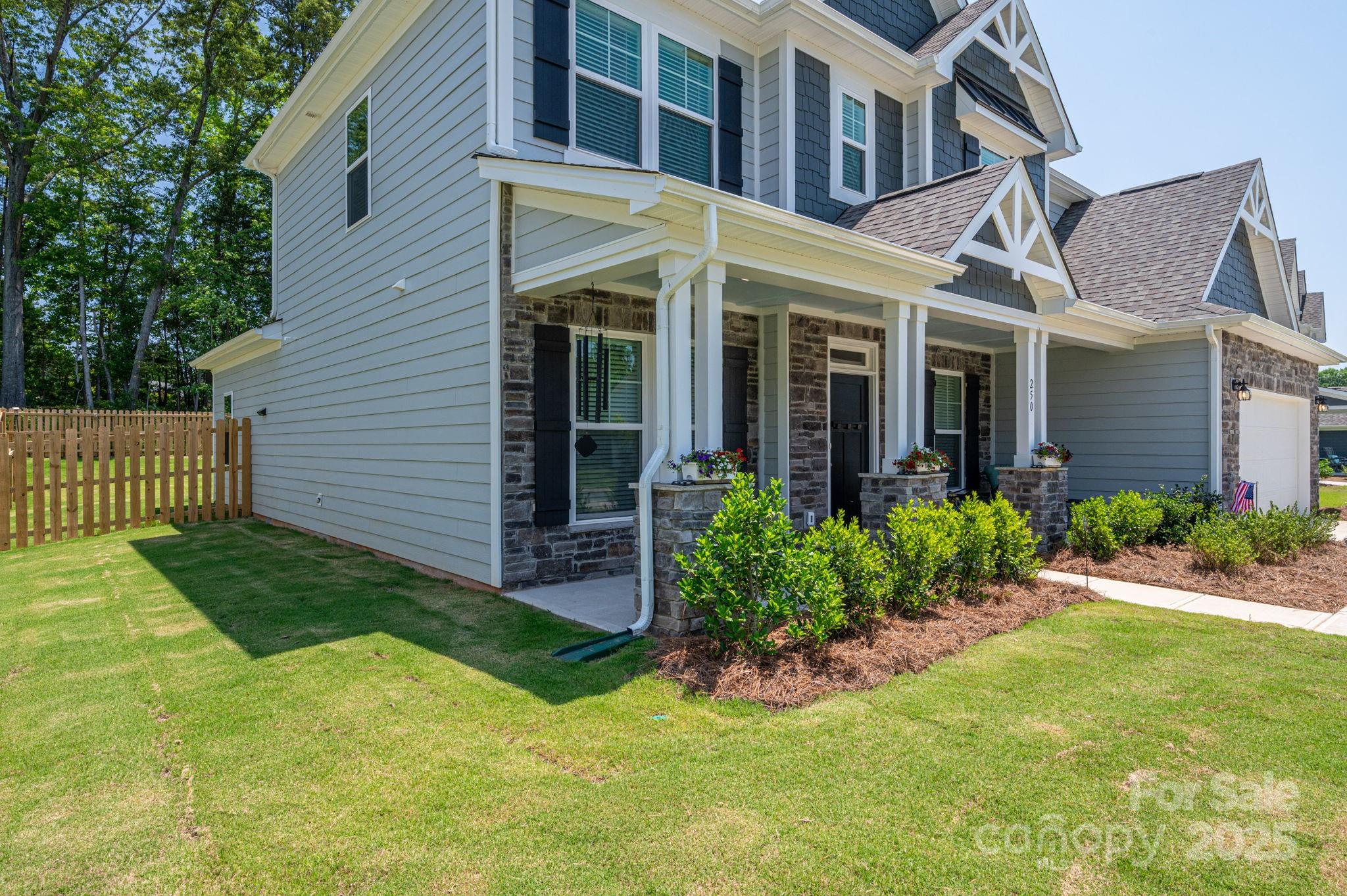 Troutman, North Carolina 28166, United States, 5 Bedrooms Bedrooms, ,4 BathroomsBathrooms,Residential,Active,143390