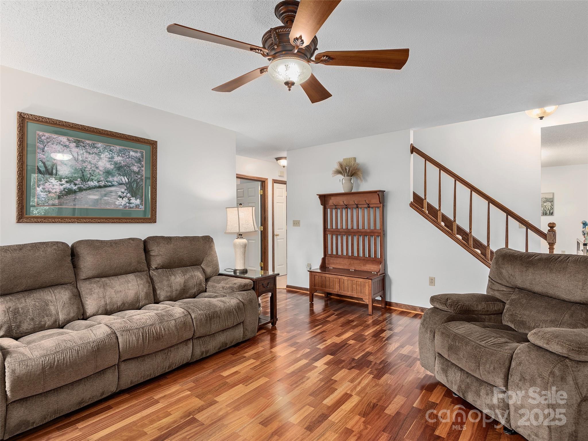 17 Meadow Brook Drive