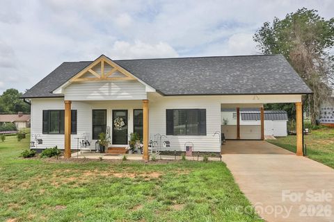 Photo of 1307 Unifi Industrial Drive, Yadkinville, NC 27055 (MLS # 4404609)
