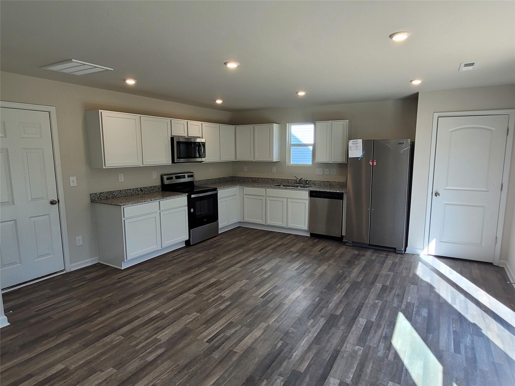 Ashton Manor - Residential Lease