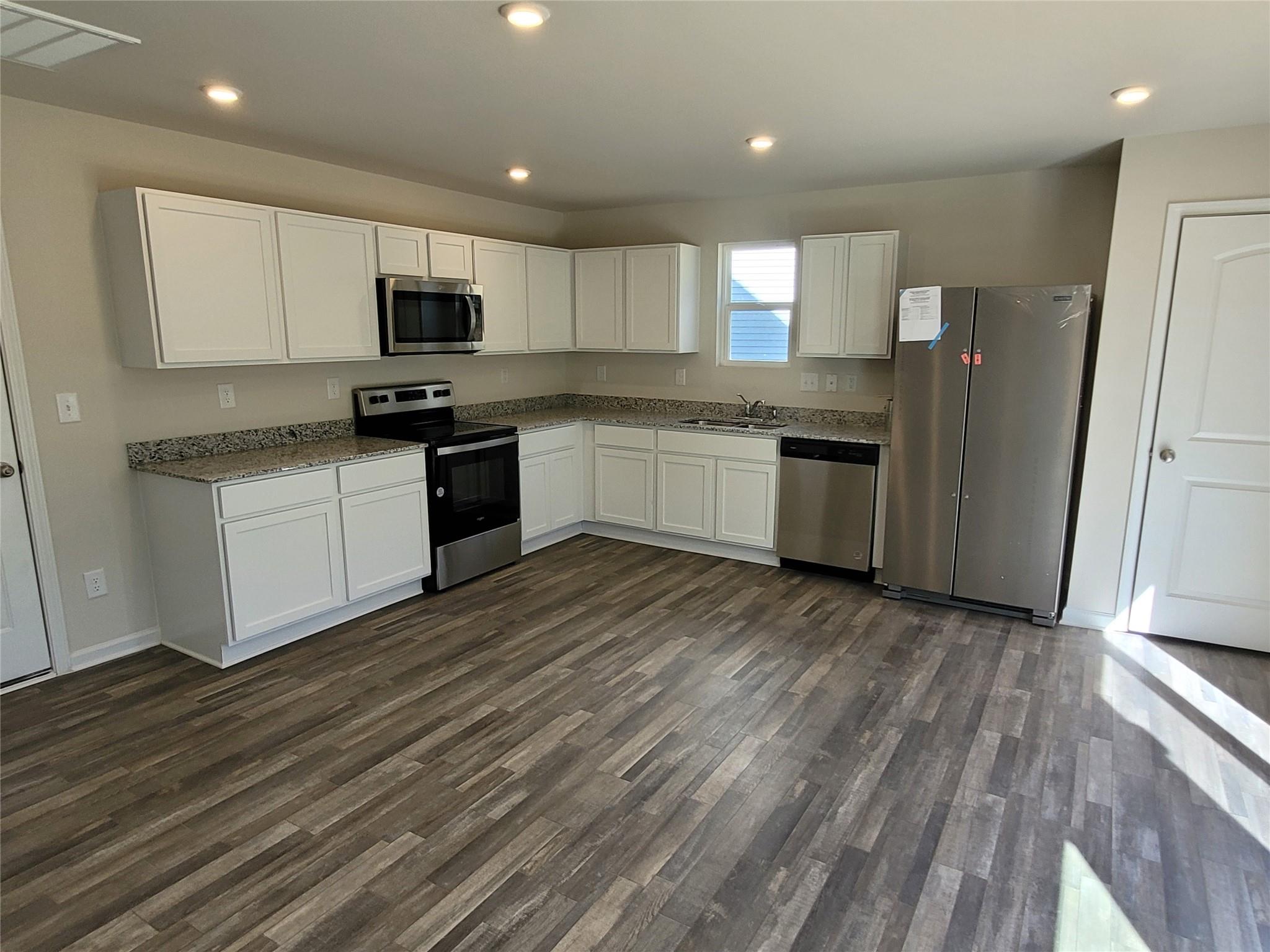 Ashton Manor - Residential Lease