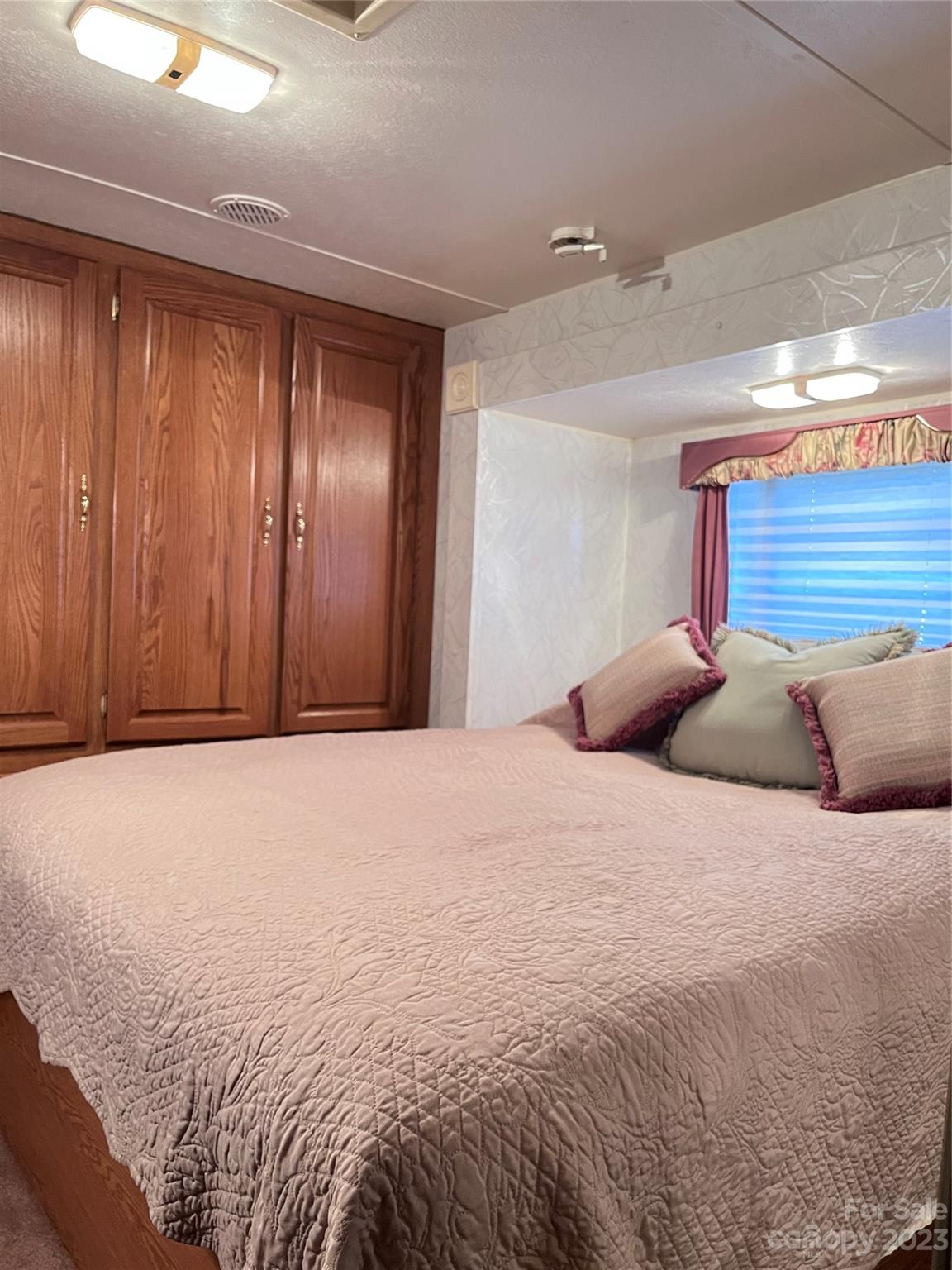 Twin Harbor - Residential