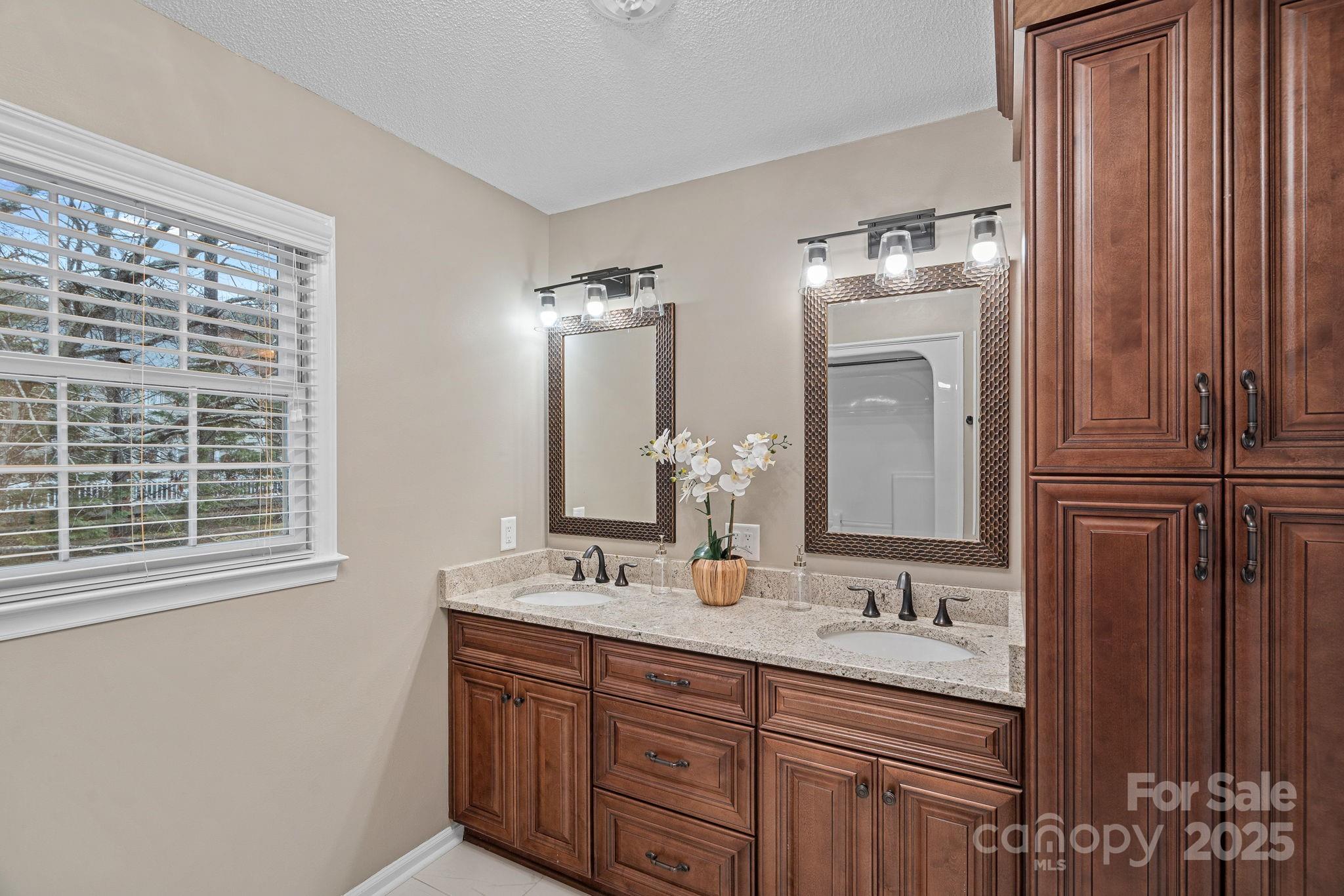 Oakhurst - Residential