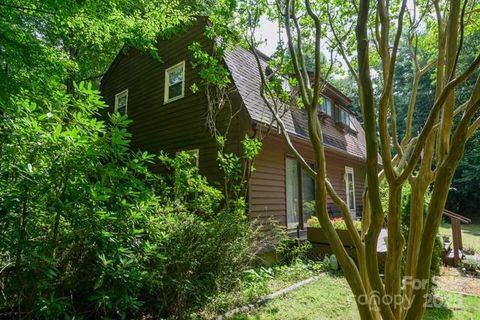 2767 Tanasee Gap Road Balsam Grove NC 28708