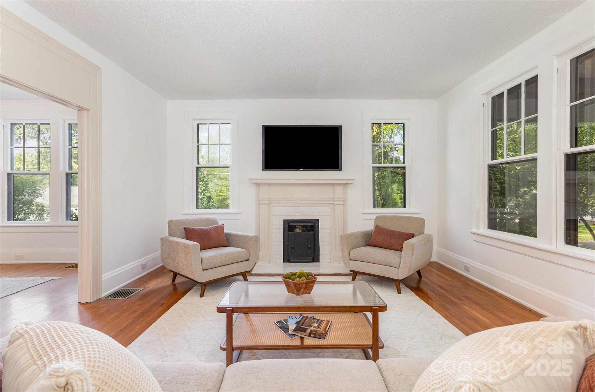 211 W 6th Avenue