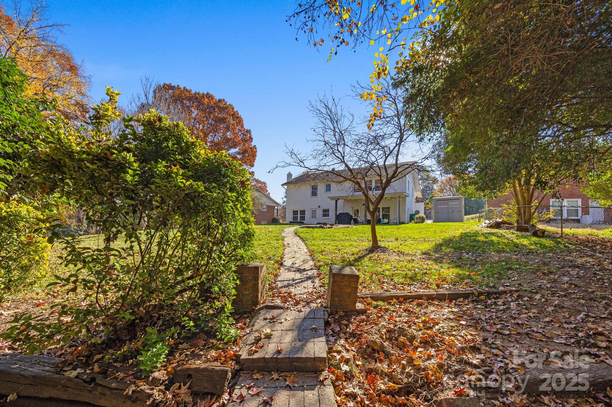 6621 Starcrest Drive