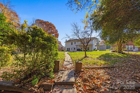 6621 Starcrest Drive Charlotte NC 28210