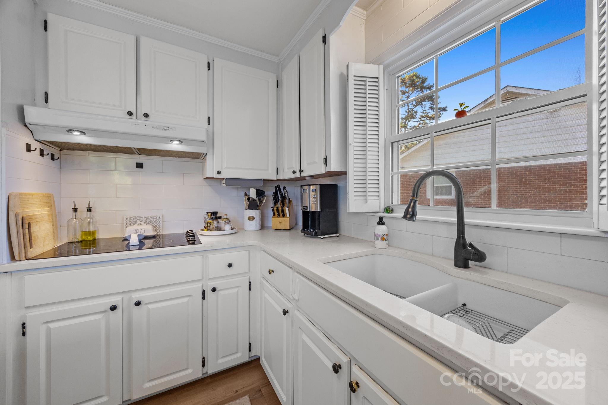 6621 Starcrest Drive