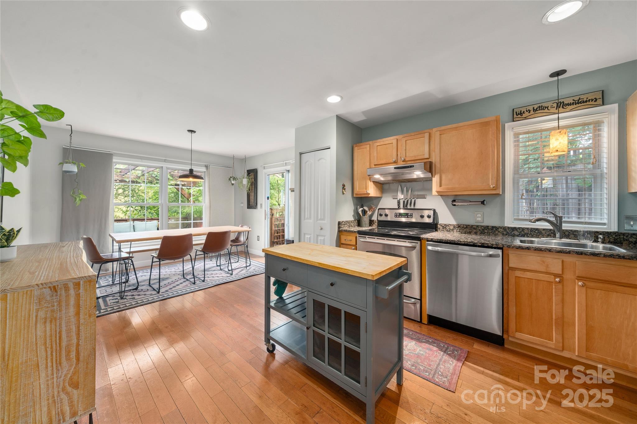 62 Rumbough Place