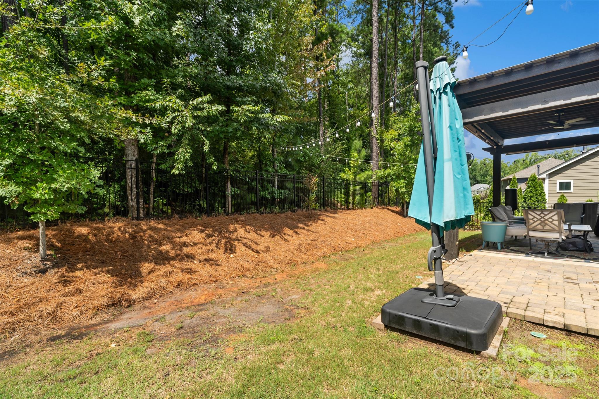 Lake Crest - Residential