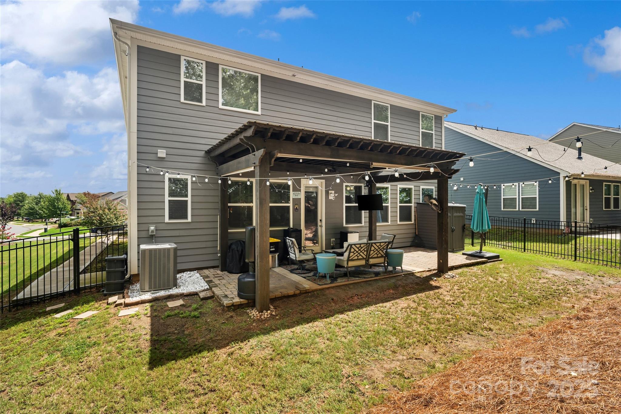 Lake Crest - Residential