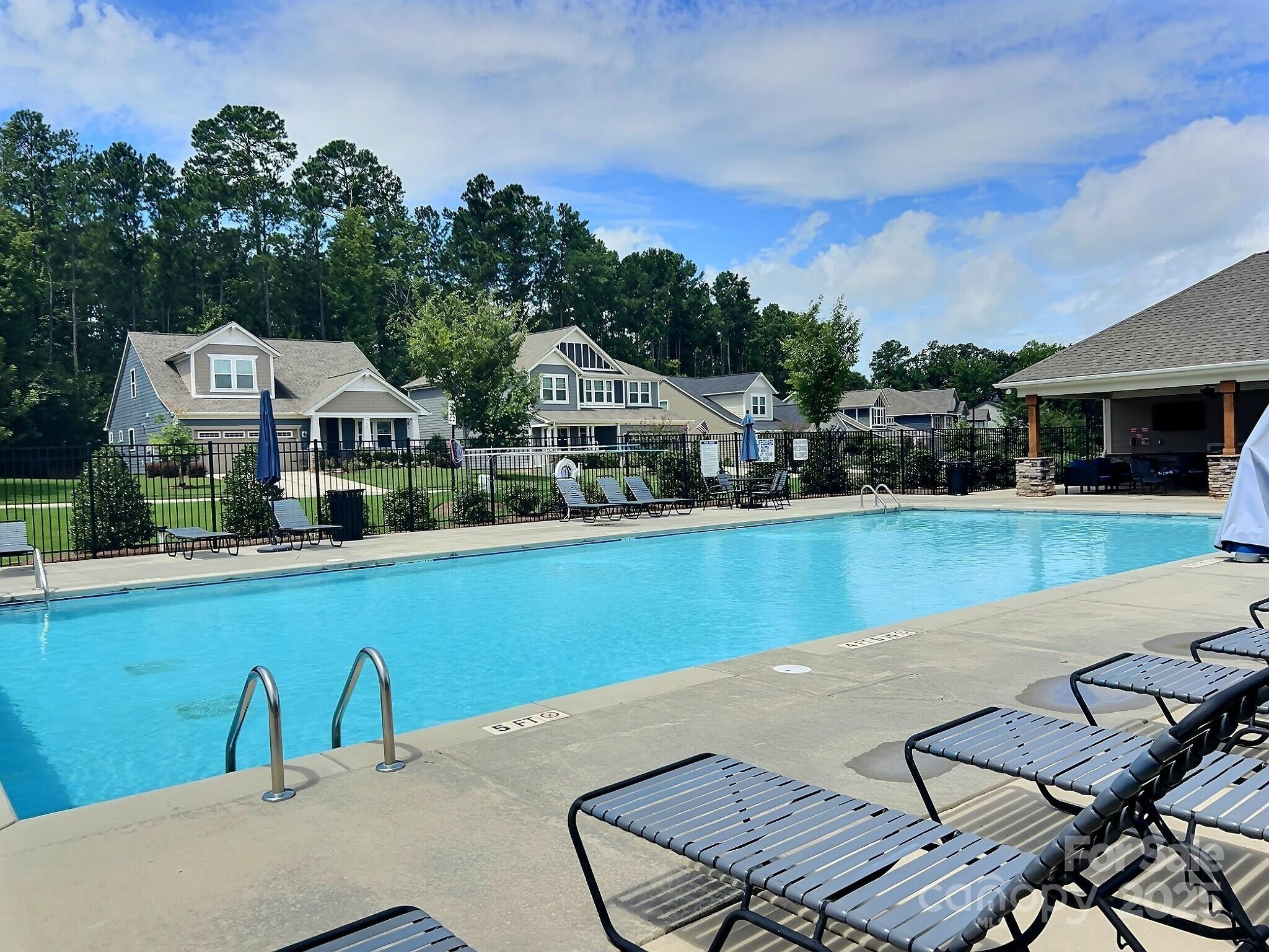 Lake Crest - Residential