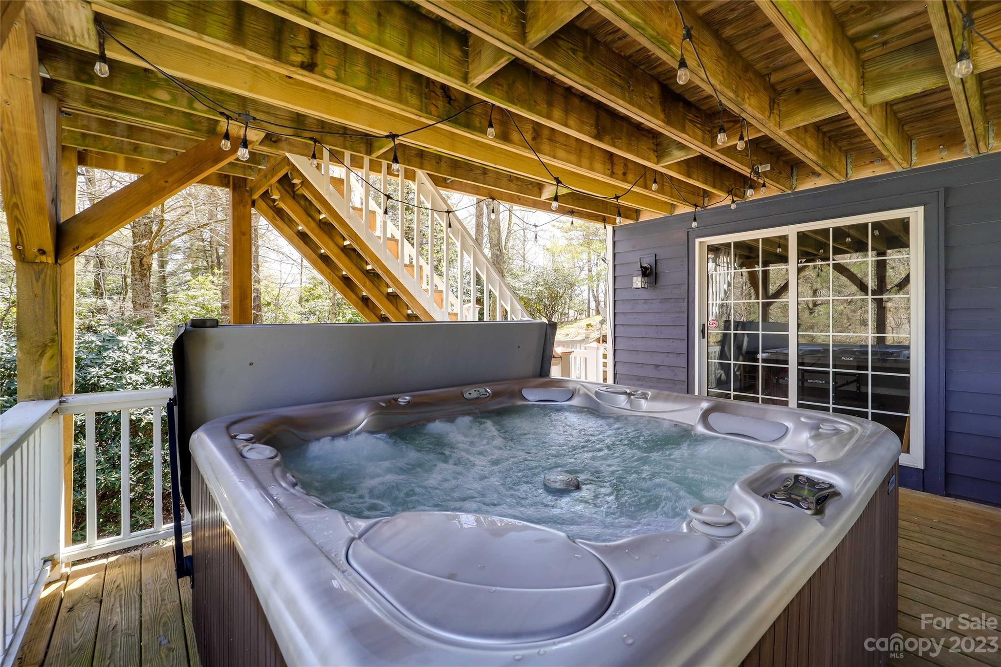 Yonahlossee Saddle Club - Residential