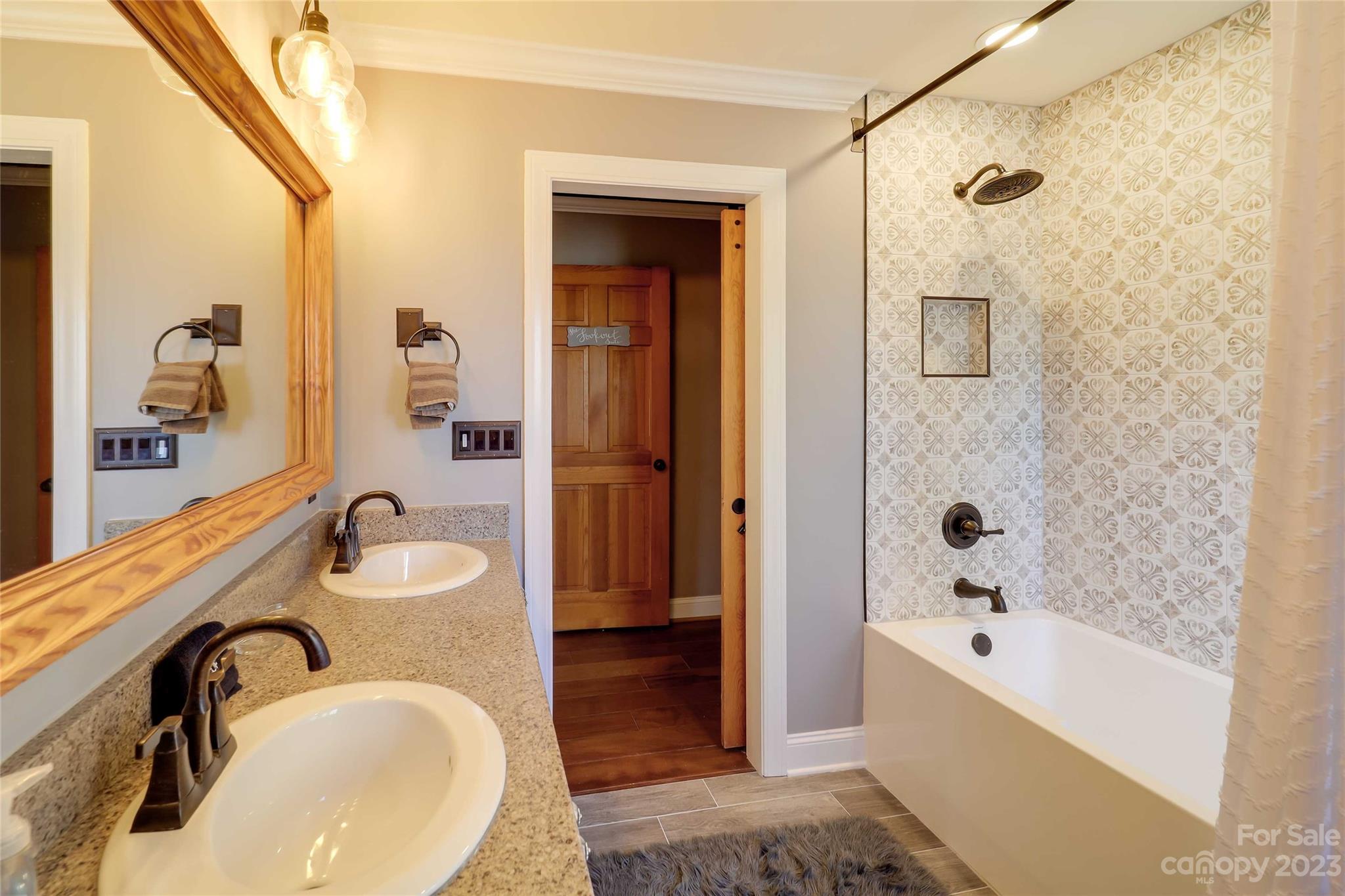 Yonahlossee Saddle Club - Residential