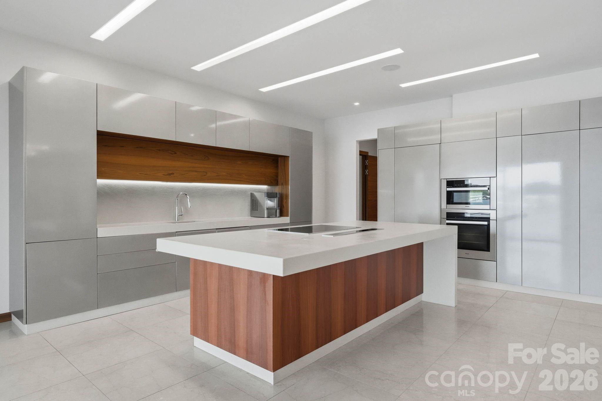 7272 Lynbrook Circle