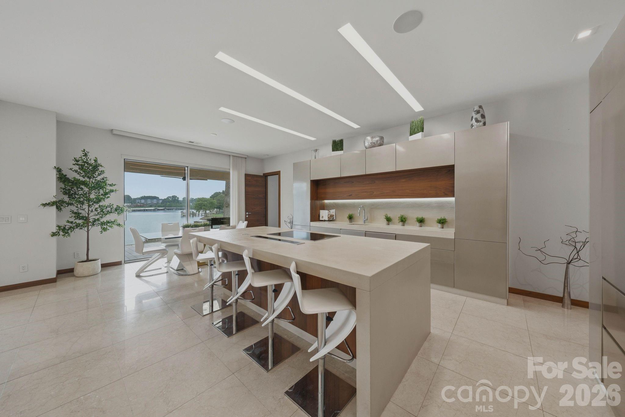 7272 Lynbrook Circle