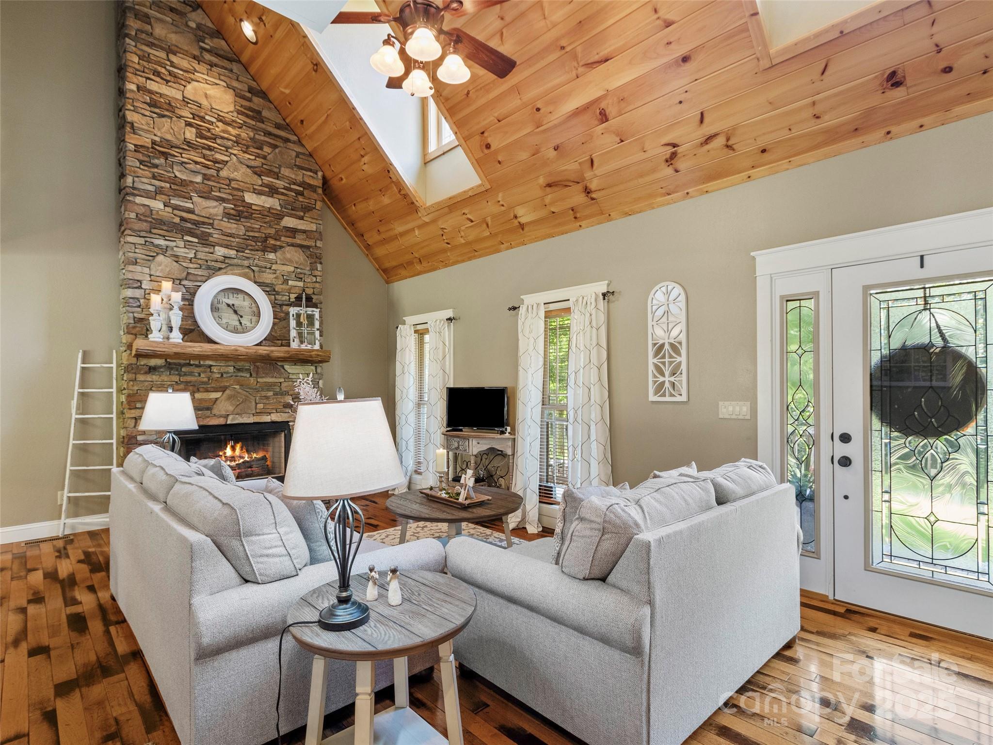 35 Lands End Drive