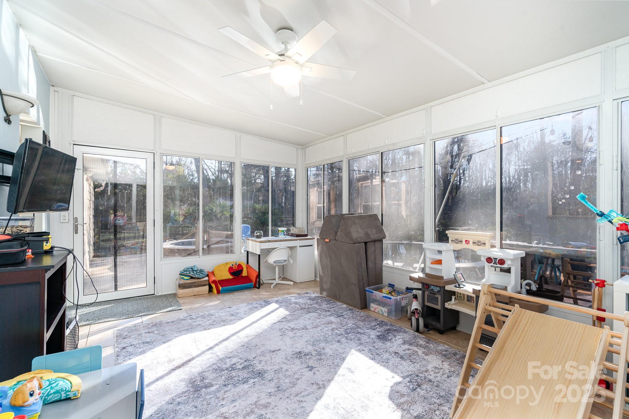 Tega Cay - Residential