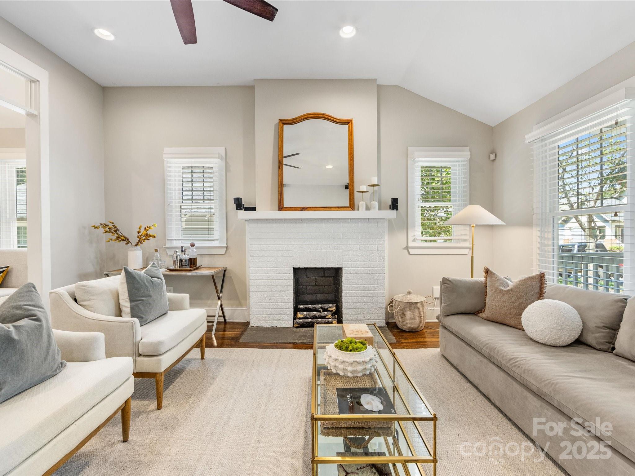 816 E 20th Street