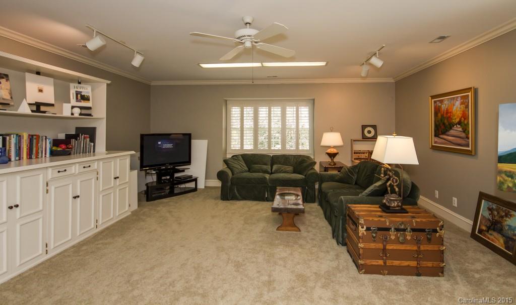 Seven Eagles - Residential