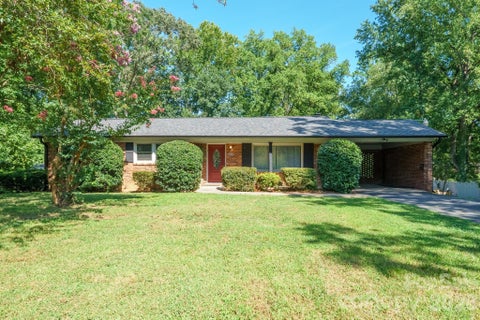 Photo of 2300 Brookwood Road, Lincolnton, NC 28092 (MLS # 4419387)
