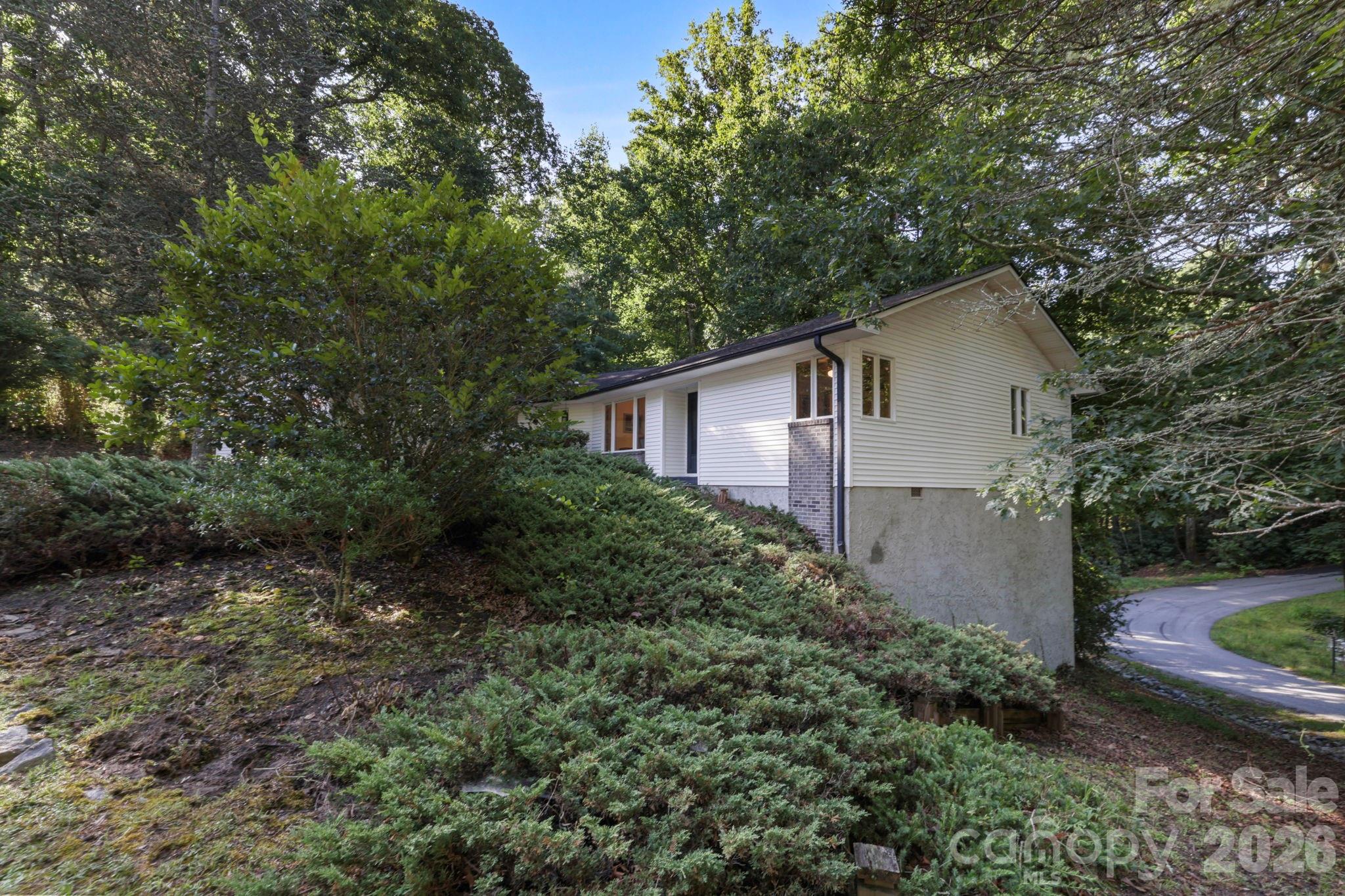 18 E Rosewood Trail