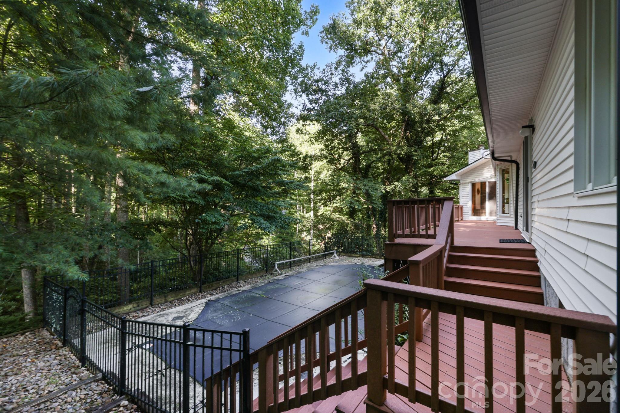 18 E Rosewood Trail