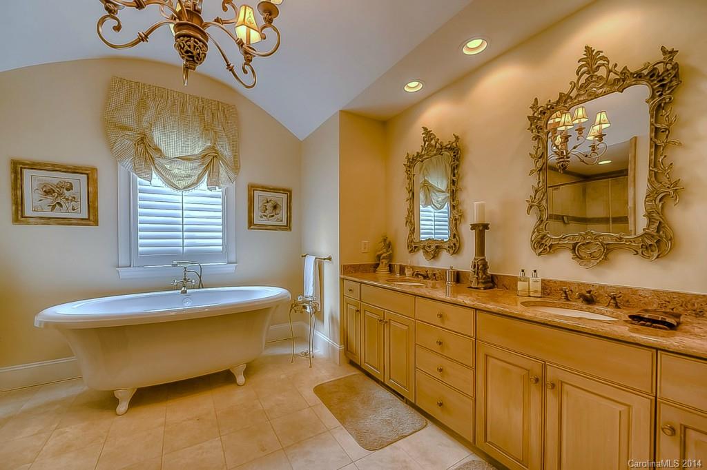 The Peninsula - Residential