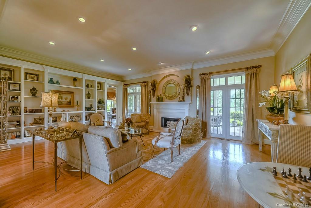 The Peninsula - Residential