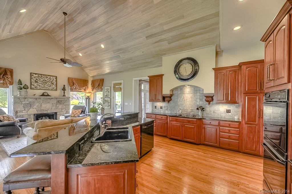 The Peninsula - Residential