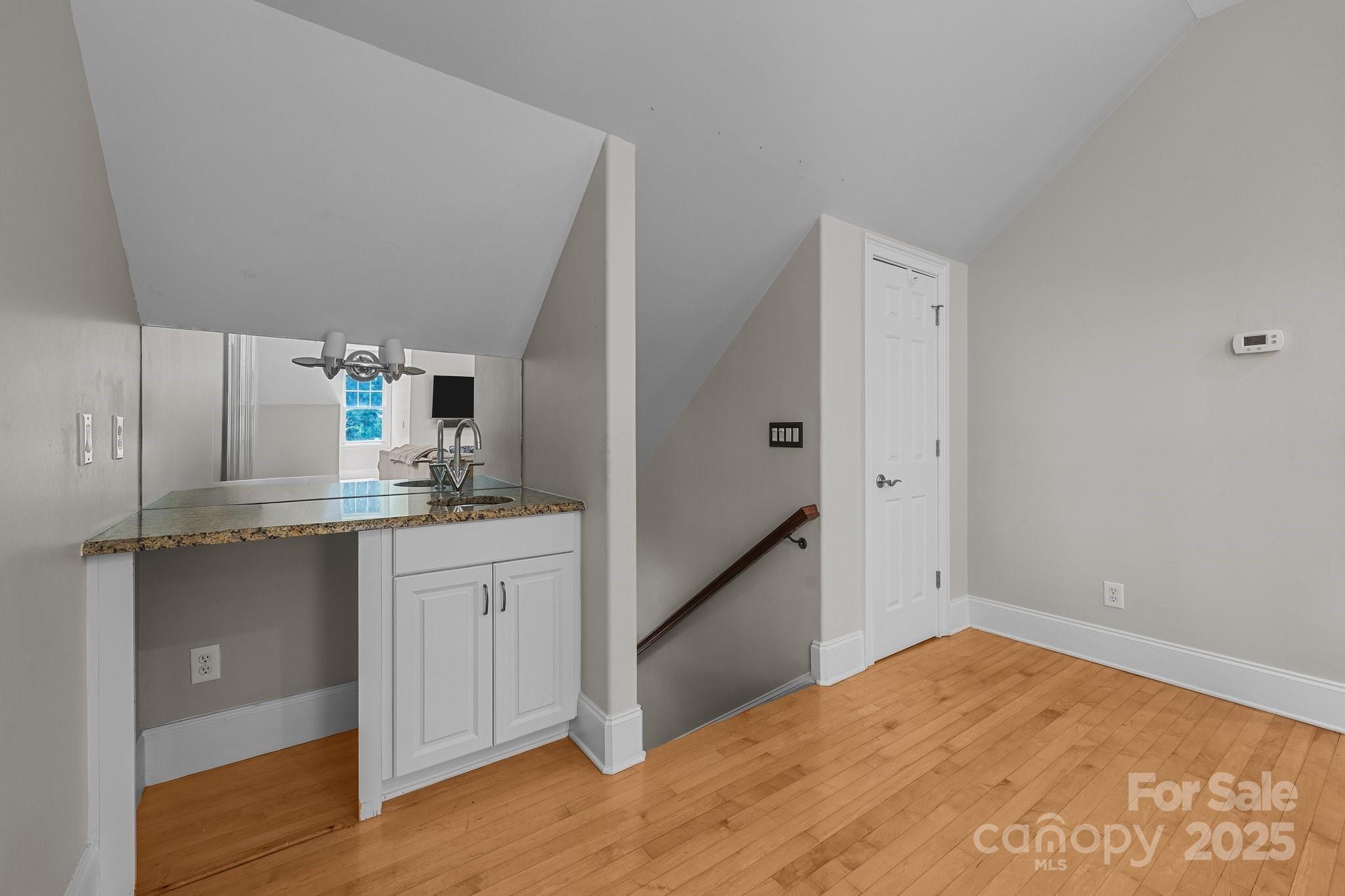 Craftsman Point - Residential