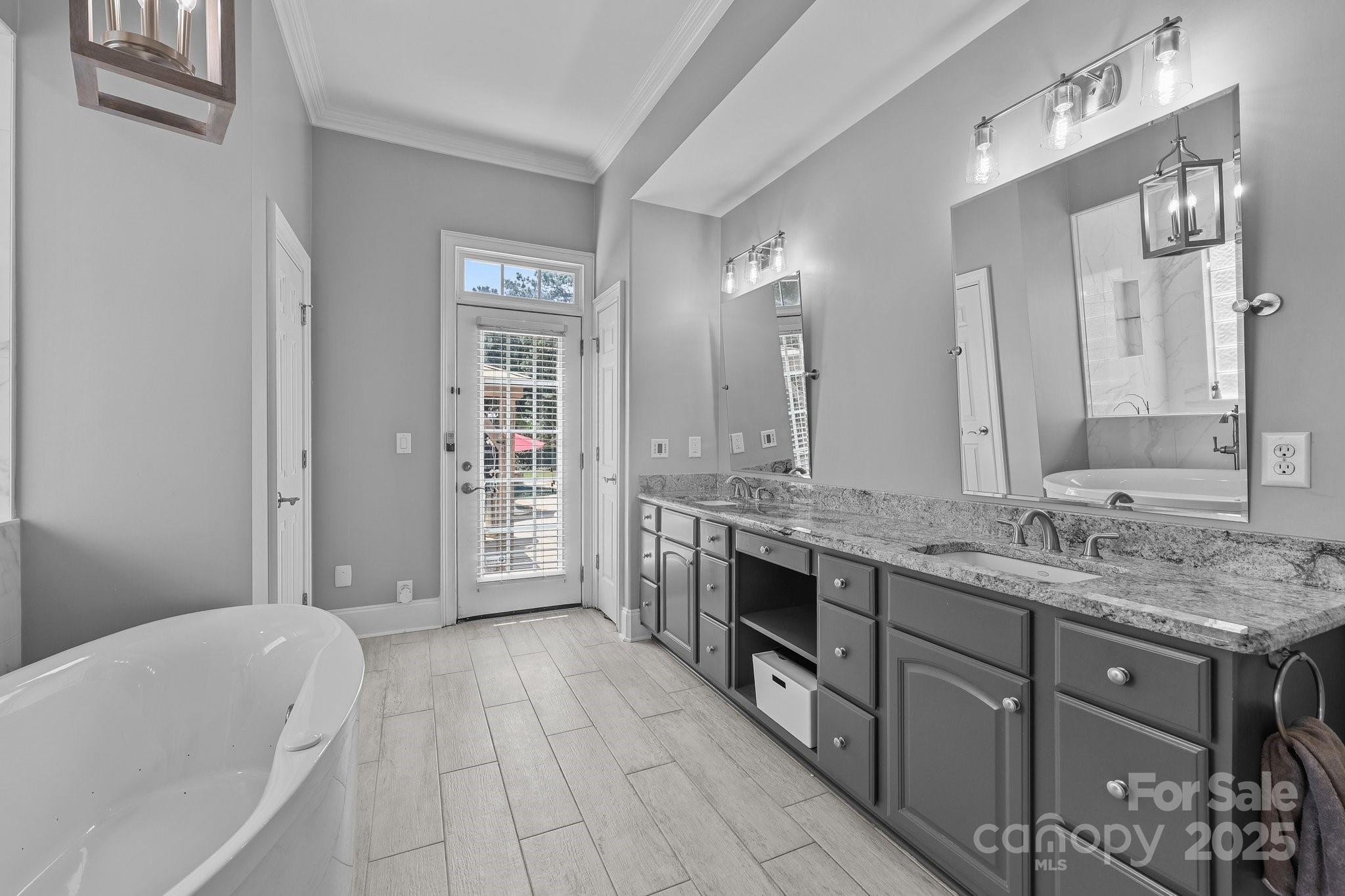 Craftsman Point - Residential