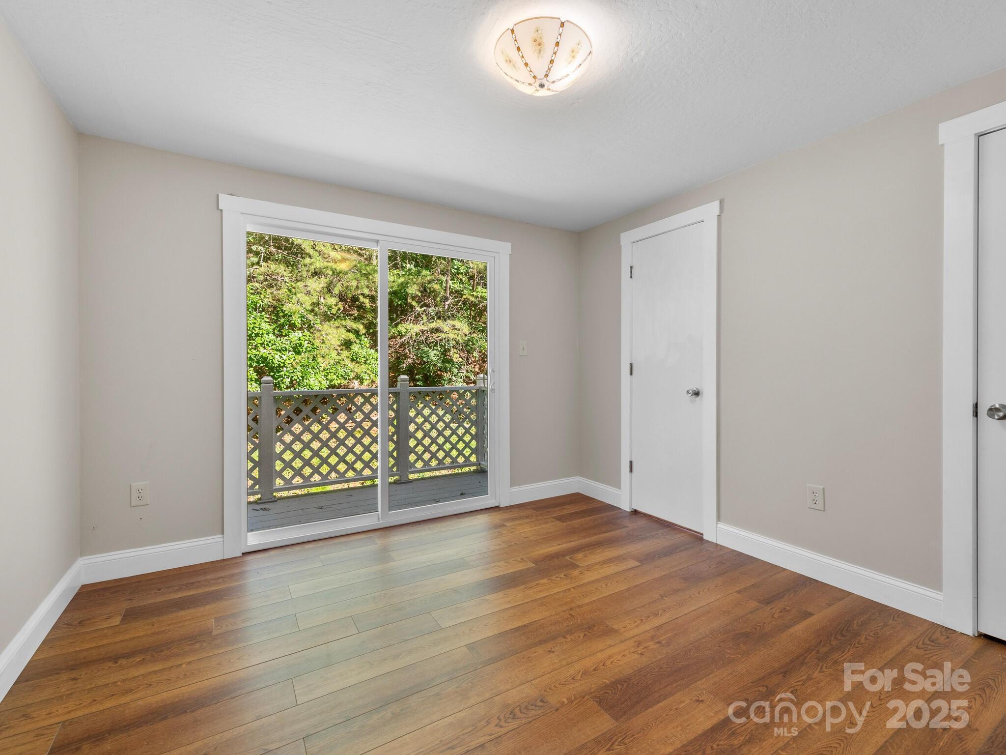 Jays Mountain - Residential