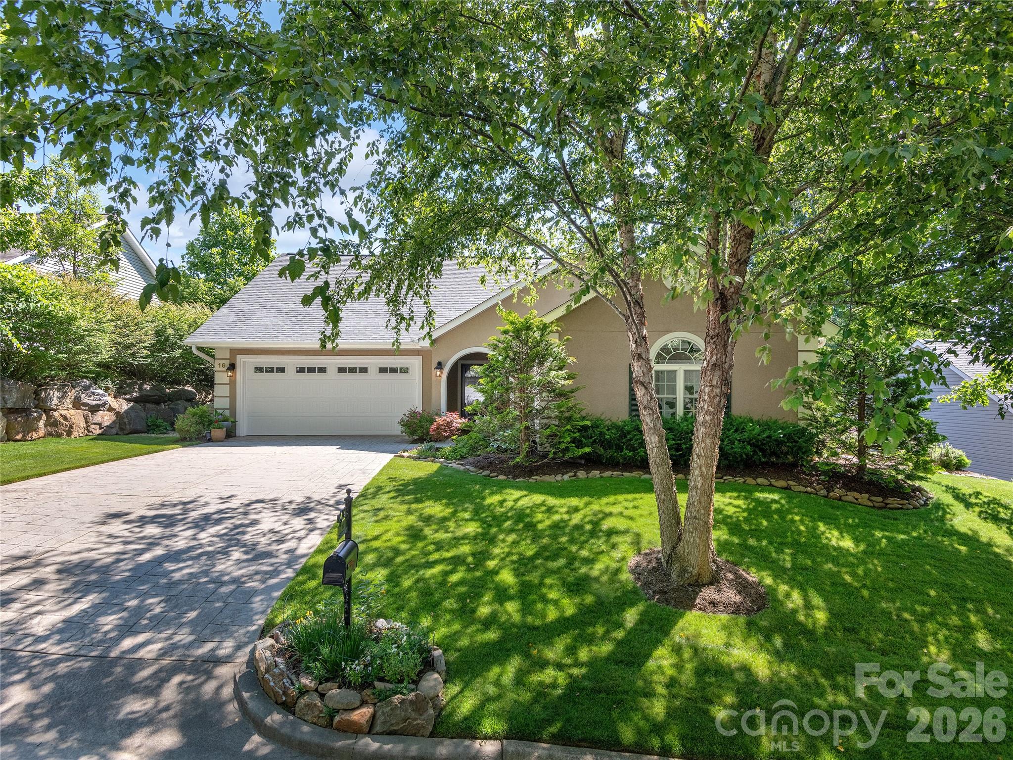16 Stonebridge Drive