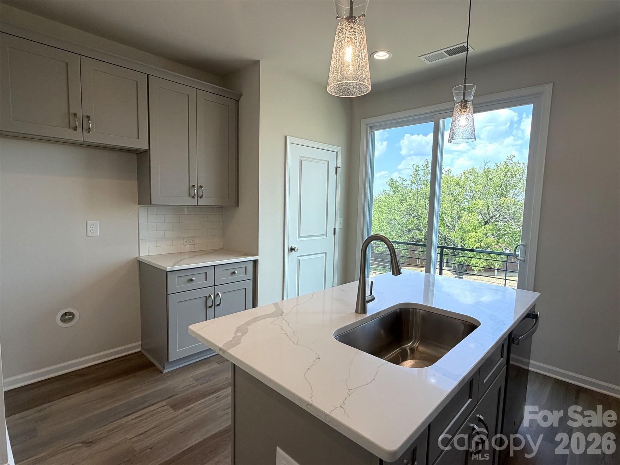 1610 Spring Street EQX1873