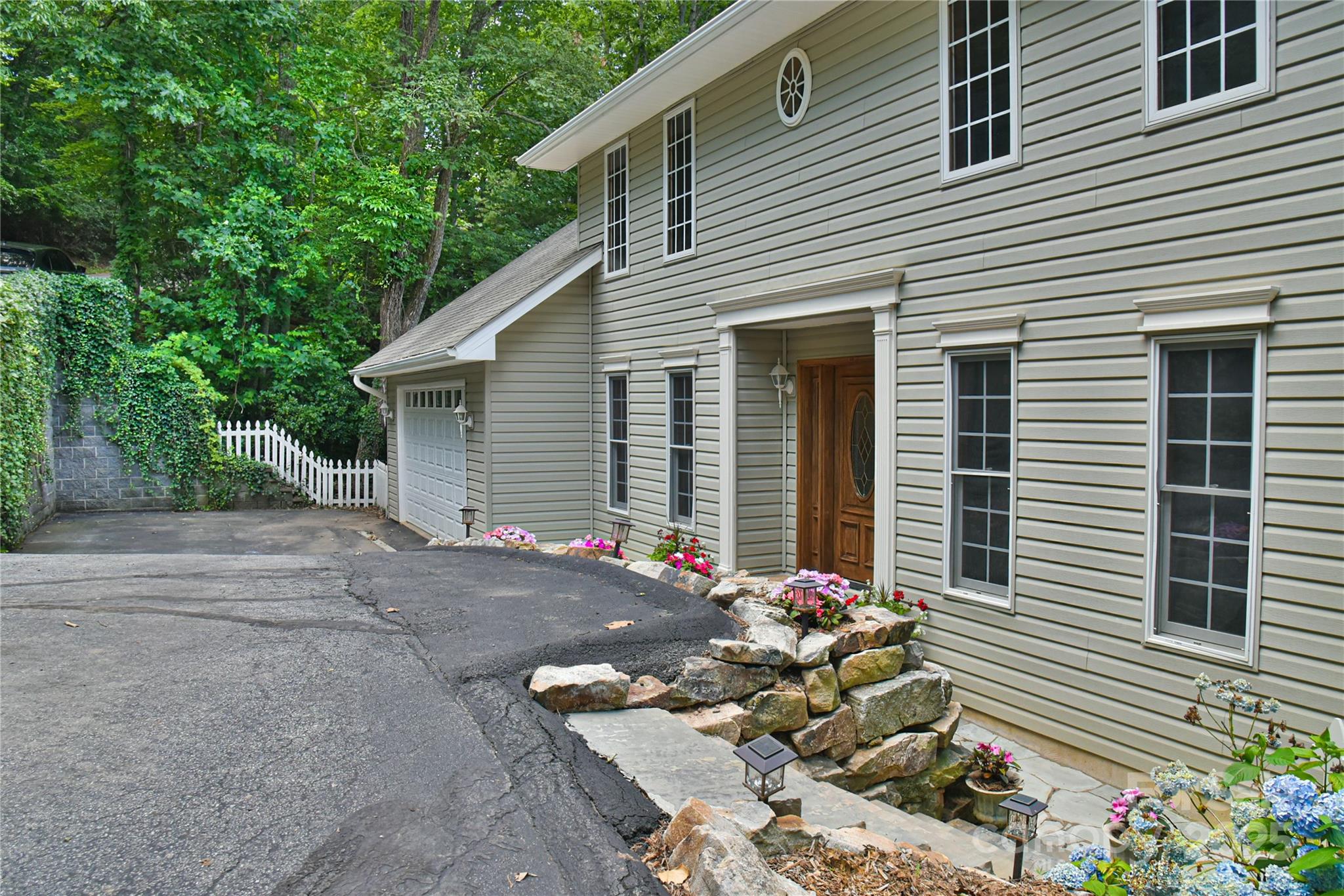 16 Skyview Court