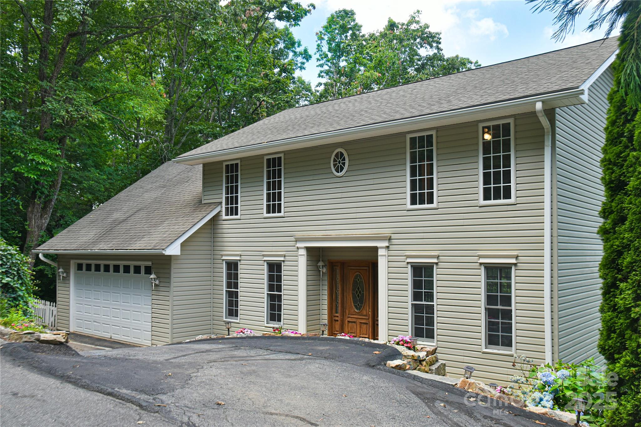 16 Skyview Court