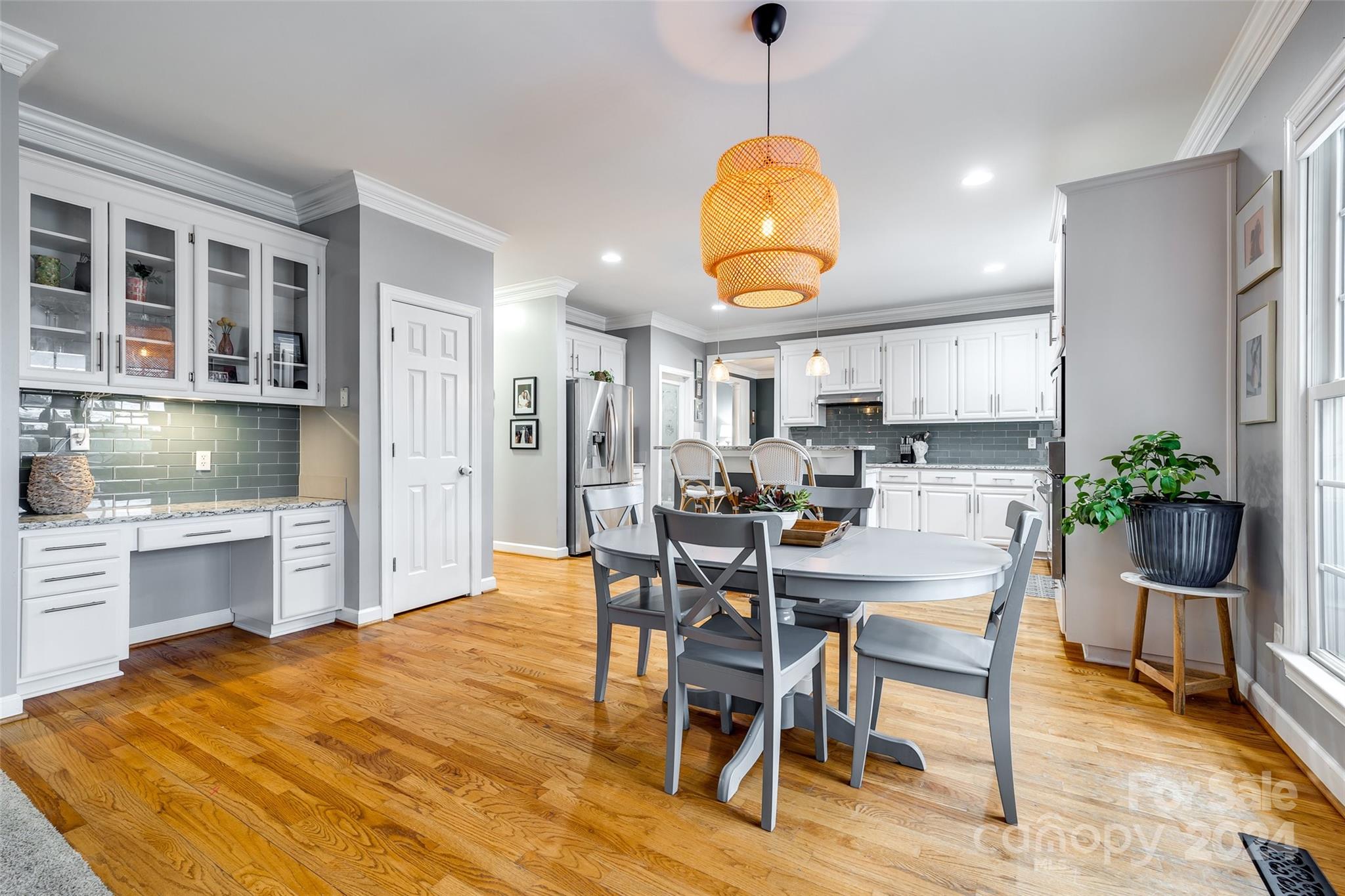 Lake Shore - Residential