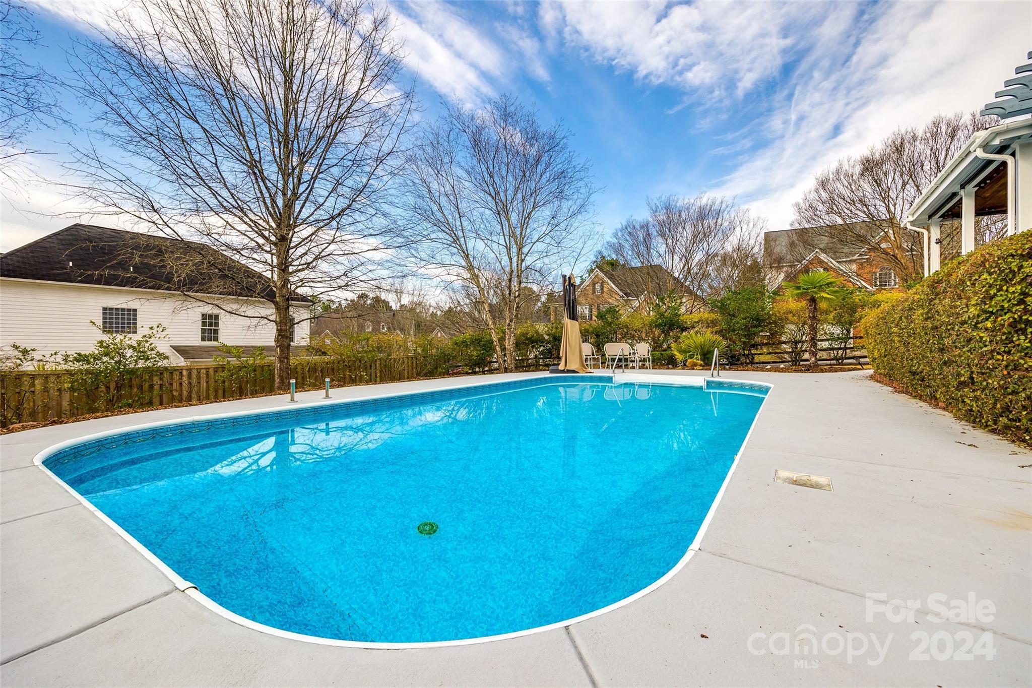 Lake Shore - Residential