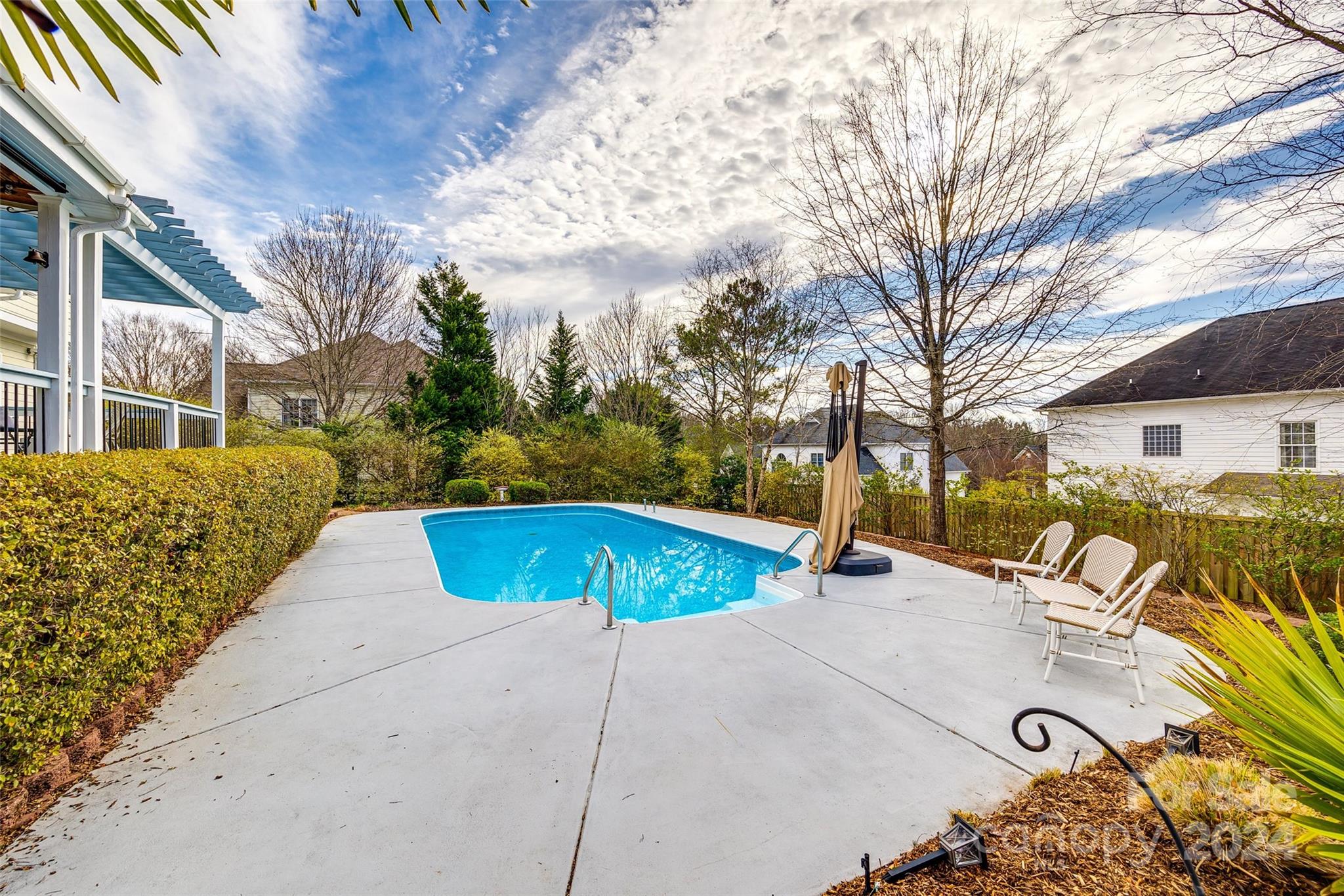 Lake Shore - Residential