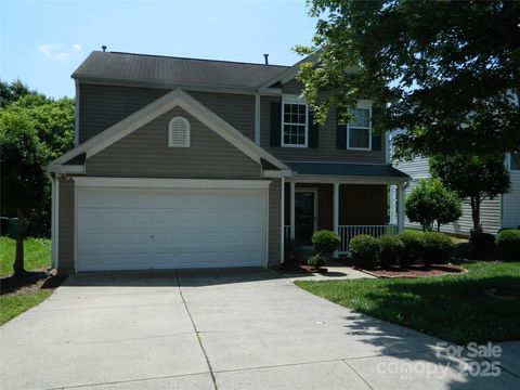 Photo of 10516 Pickerel Lane, Charlotte, NC 28213 (MLS # 4268381) Photo of 10516 Pickerel Lane, Charlotte, NC 28213 (MLS # 4268381)