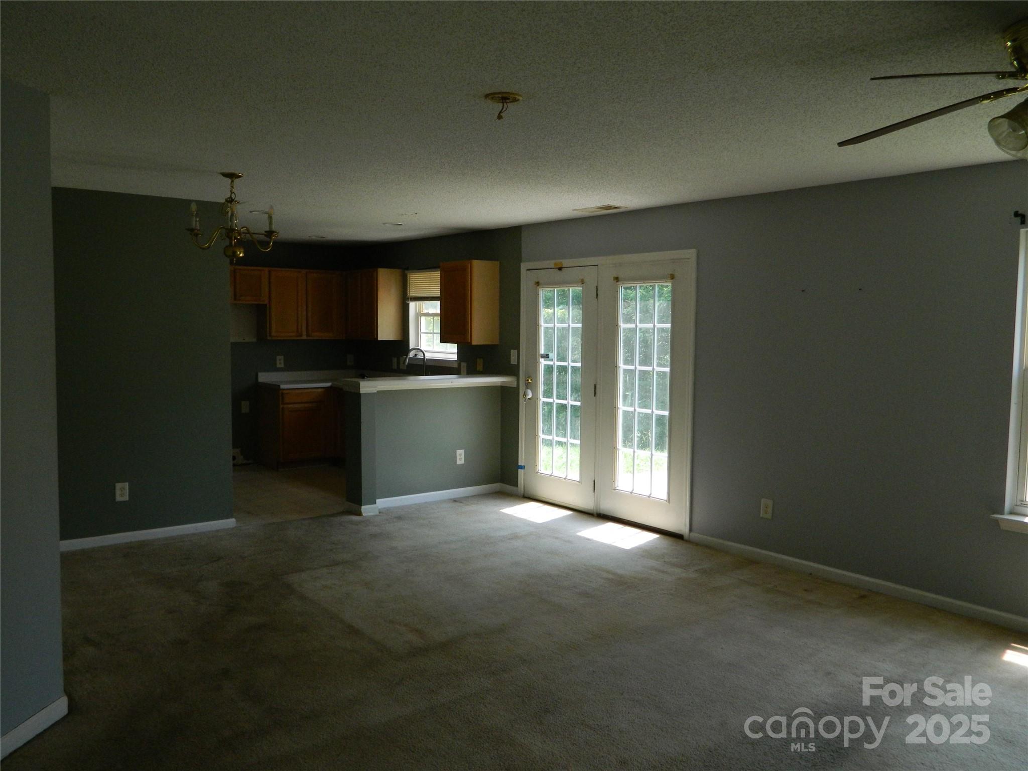 10516 Pickerel Lane