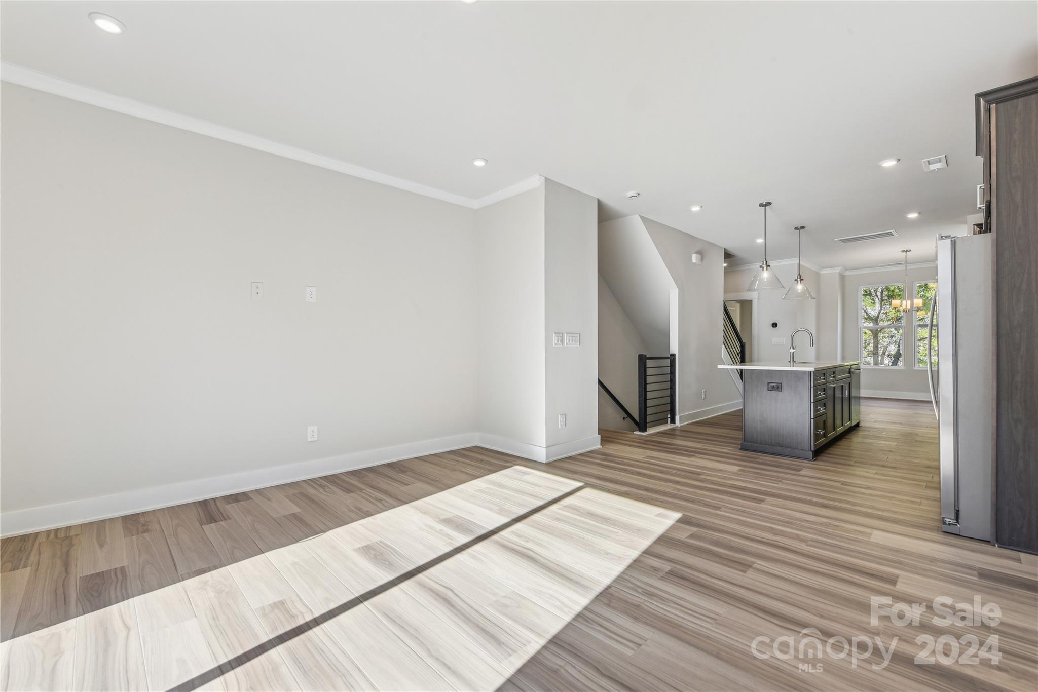 1432 Hamilton Street 14
