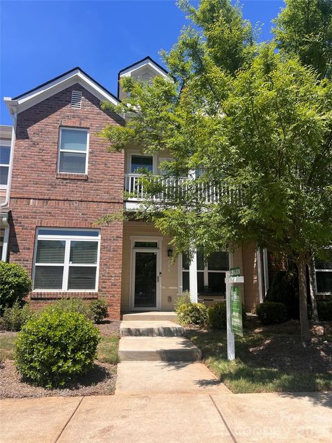 Photo of 204 Overstone Court, Fort Mill, SC 29715 (MLS # 4369721)