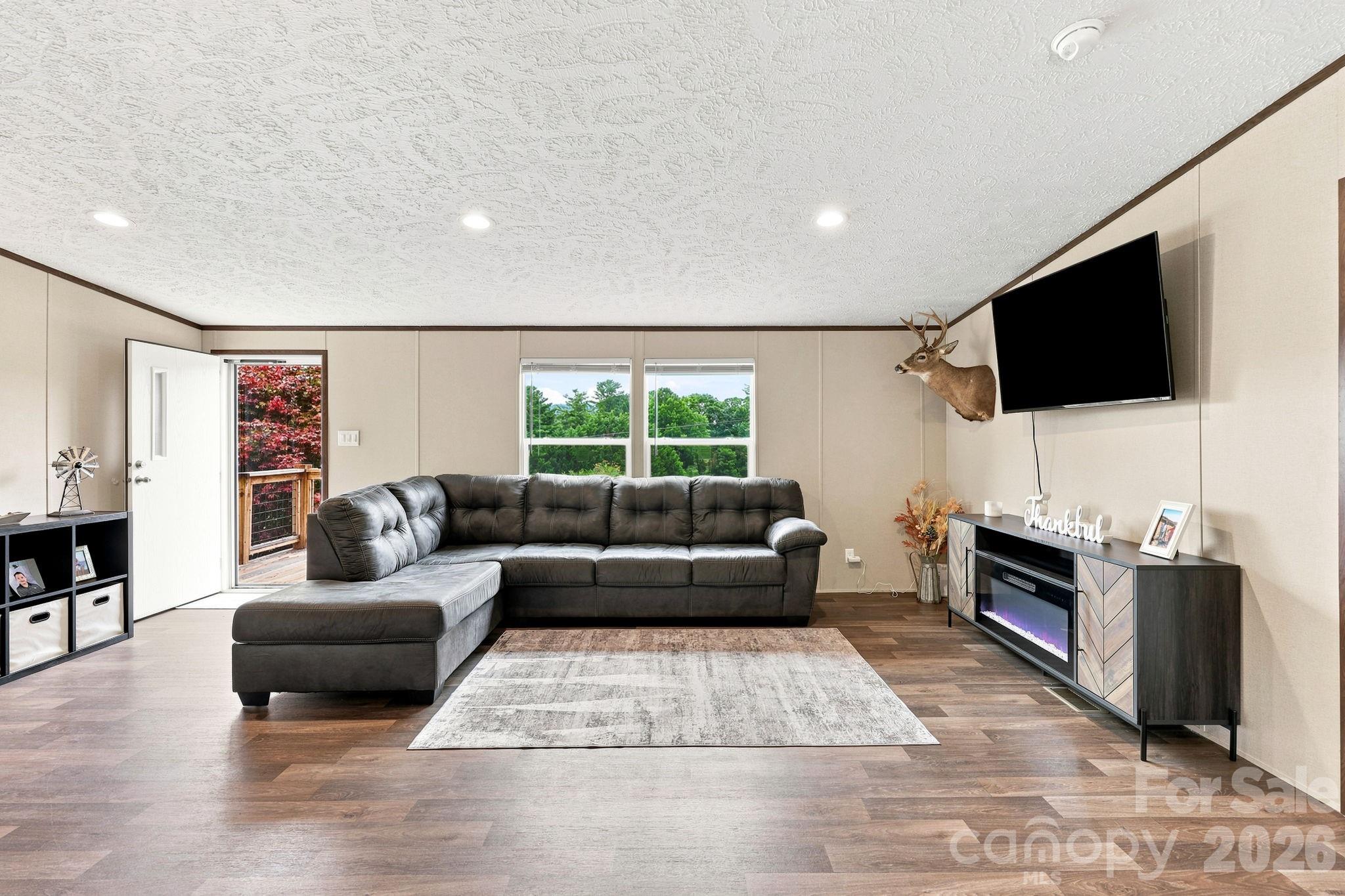 132 E View Drive