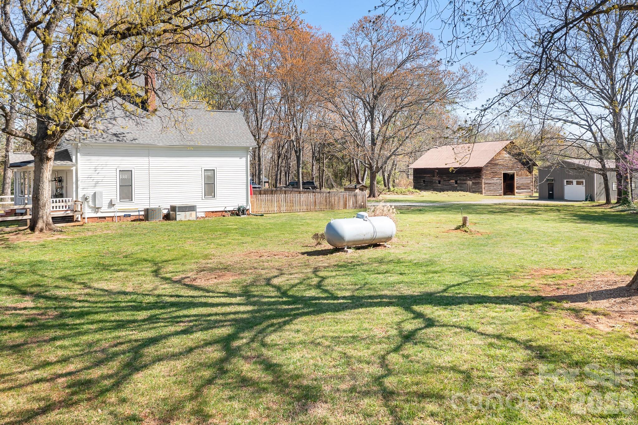 Larkin Sloan Estates - Farm