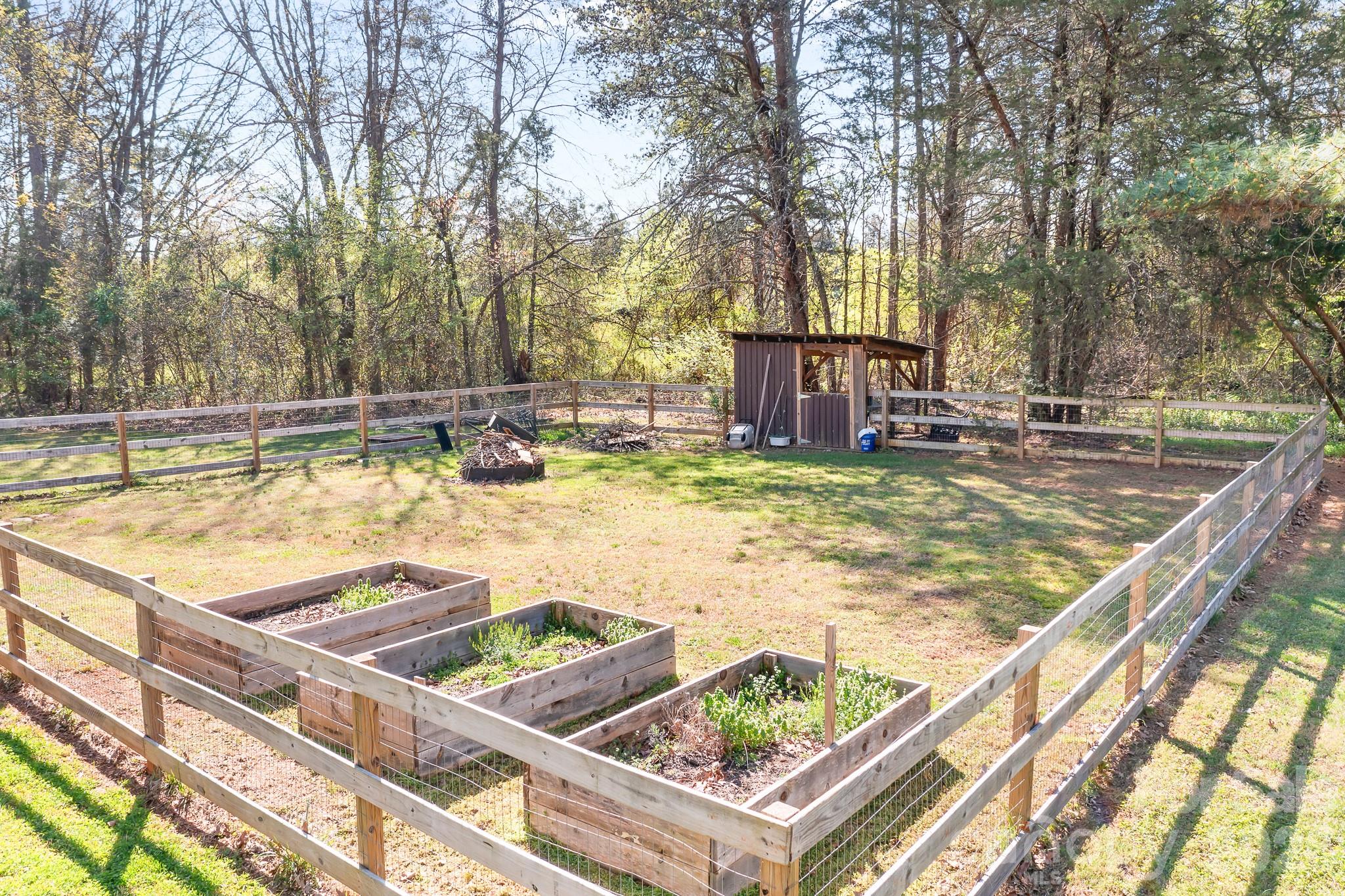 Larkin Sloan Estates - Farm