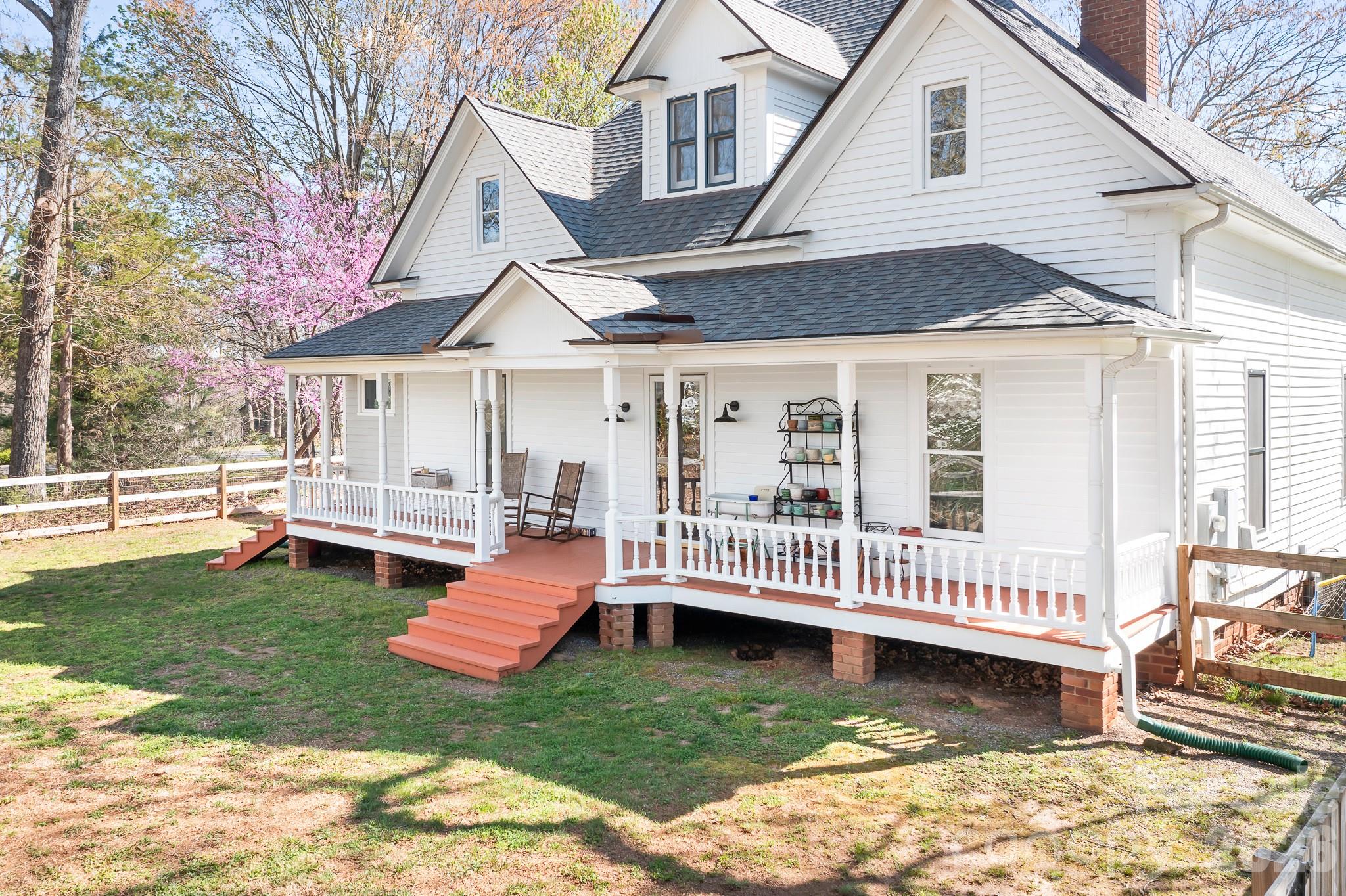 Larkin Sloan Estates - Farm