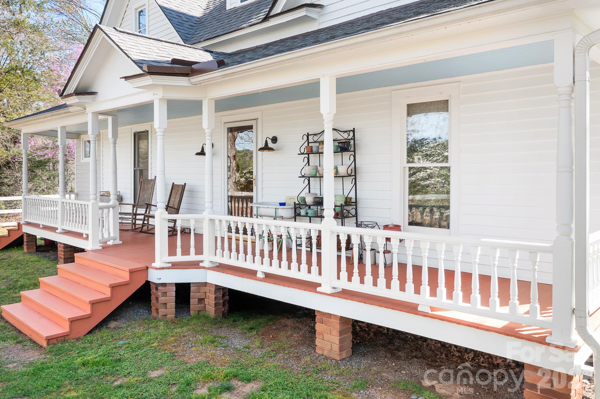 Larkin Sloan Estates - Farm